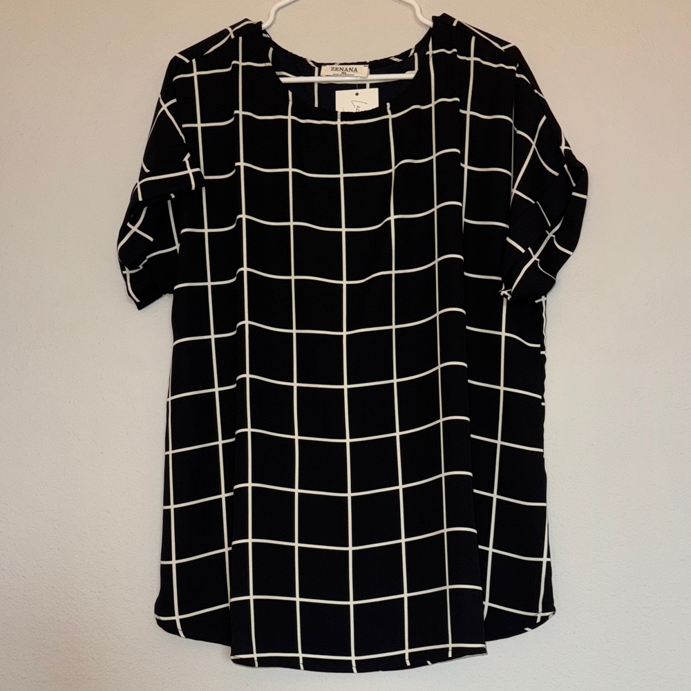 Chic Black and White Grid Blouse